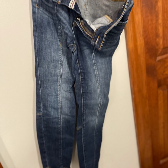 AG 29r skinny jeans - Picture 3 of 3